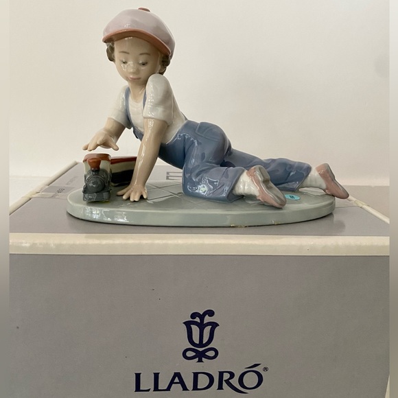 Lladro “All Aboard” Todos al tren 1992 Club Boy And Train 7619 Figurine In Box
